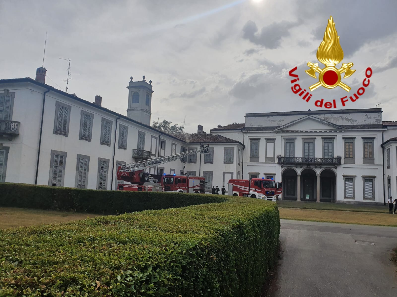 incendio rogo Villa Mirabello parco di Monza pompieri Vigili del Fuoco