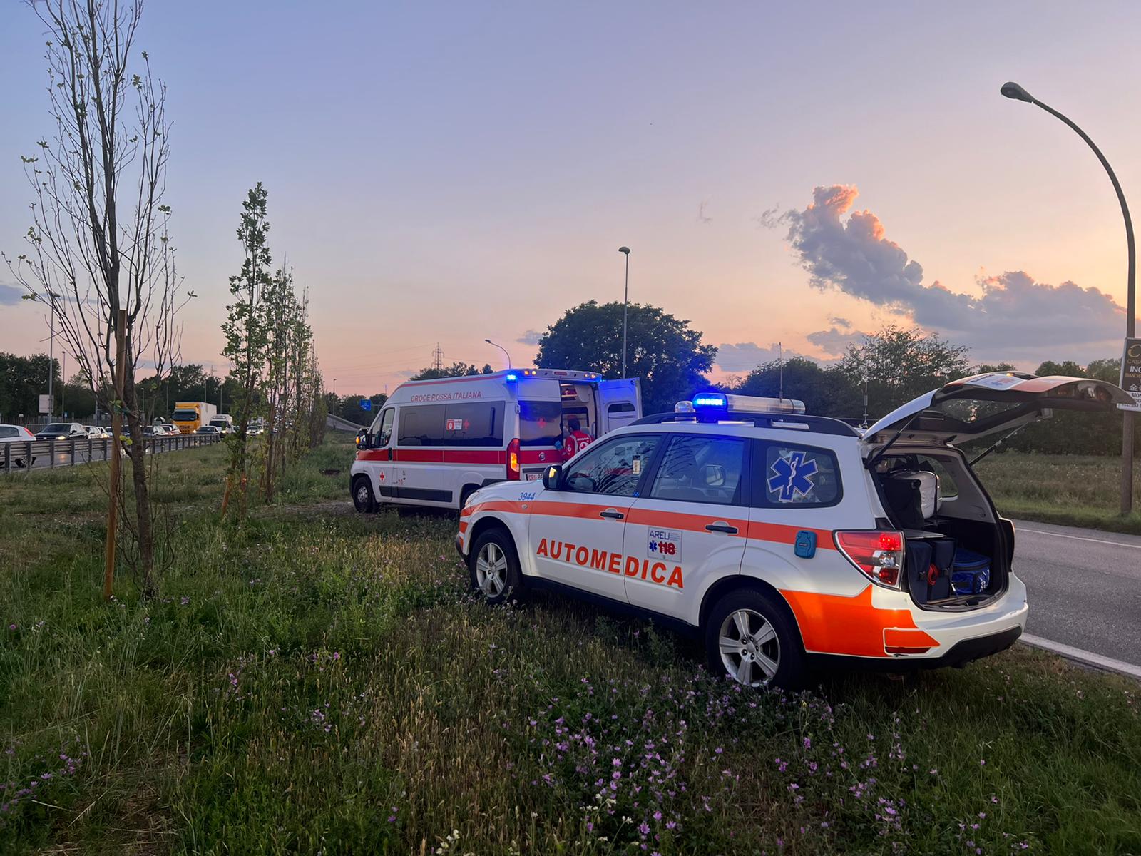 Monza incidente caduta moto viale delle Industrie ambulanza automedica