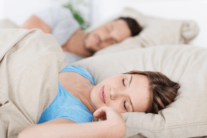 Pigiami per tutte le stagioni: guida ai tessuti giusti