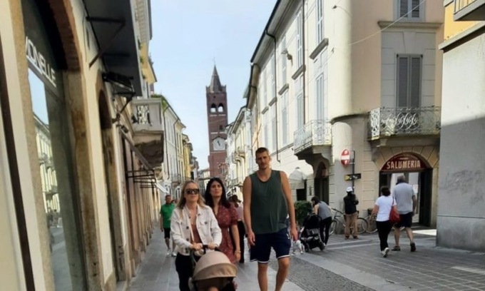 Un fenomeno NBA a spasso per Monza