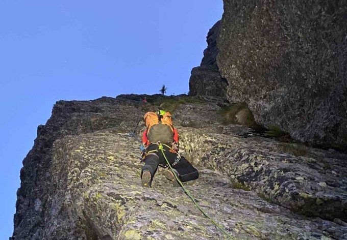Coppia di scalatori monzesi bloccati mentre si calano da una parete: interviene il soccorso alpino