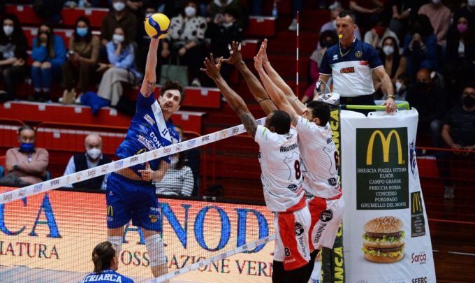 Volley, il desiano Andrea Galliani resta a Brescia: “Primo obiettivo la salvezza”