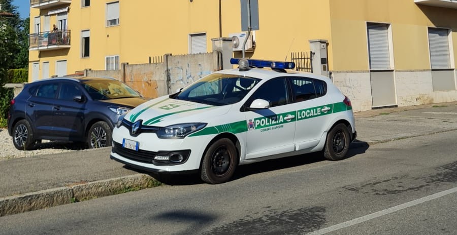 Arcore via Battisti 81 cadavere uomo morto in casa carabinieri  Polizia Locale