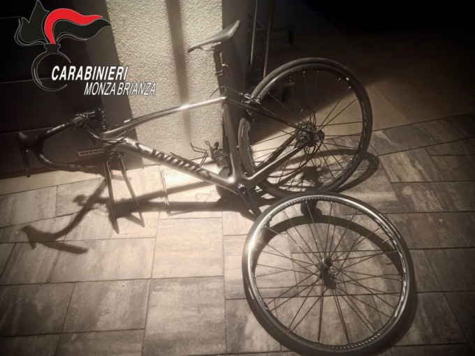 Ubriaco alla guida investe giovane ciclista: denunciato