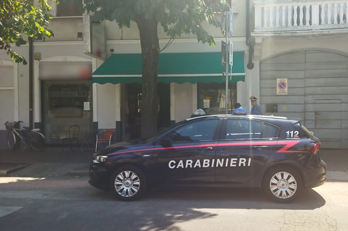 Uccise  la convivente a colpi di ferro da stiro, arrestato 64enne evaso dai domiciliari