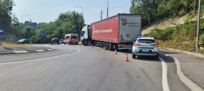 Malore alla guida, autista soccorso sulla Novedratese