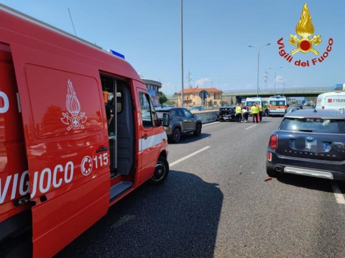 Incidente sulla Statale 36 fra due veicoli. Code in direzione Lecco