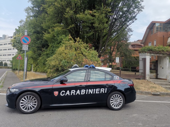 Dramma a Monza: precipita nel vuoto, muore 63enne