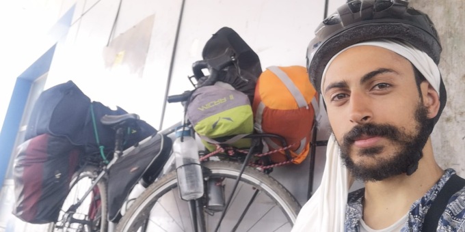In bici fino alla Mecca per costruire una scuola in Siria