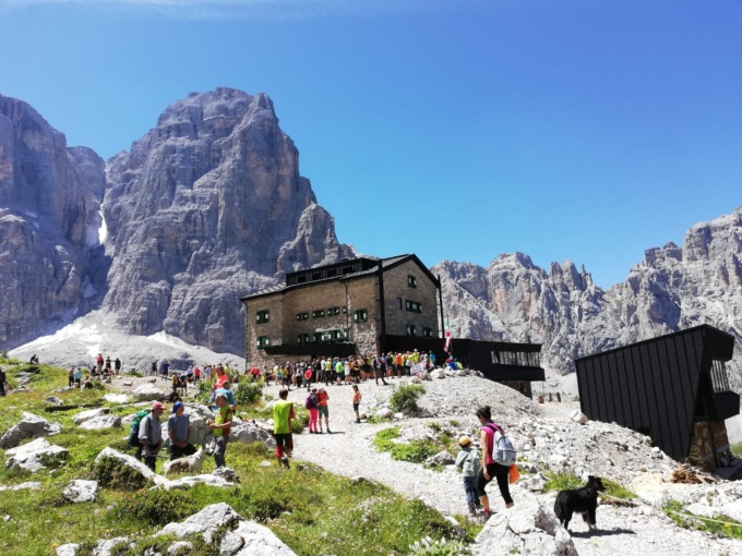Inaugurato il nuovo rifugio Brentei del Cai