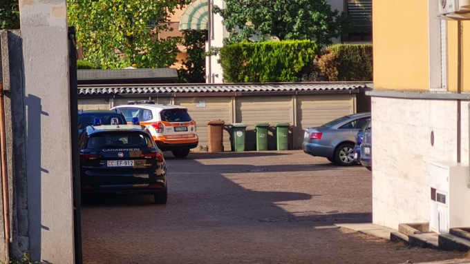 Non va al lavoro e i colleghi danno l’allarme: trovato morto