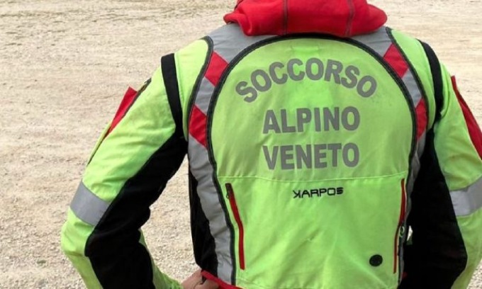 Sentiero troppo difficile. Coppia brianzola bloccata in montagna nel bellunese
