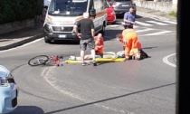 Ciclista investito e soccorso da un'ambulanza