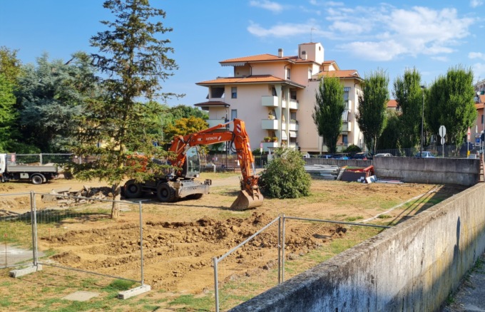 Villasanta, alberi abbattuti alla scuola “Villa”: la replica della Giunta