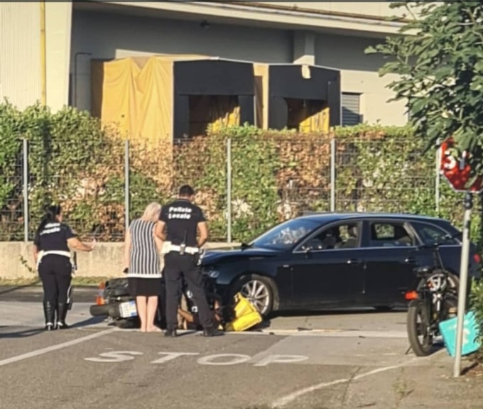 Incidente in via Stradivari, motociclista in ospedale