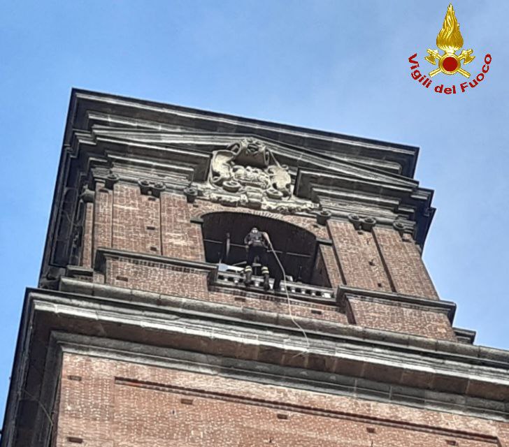 Duomo Monza drone incastrato vigili del fuoco