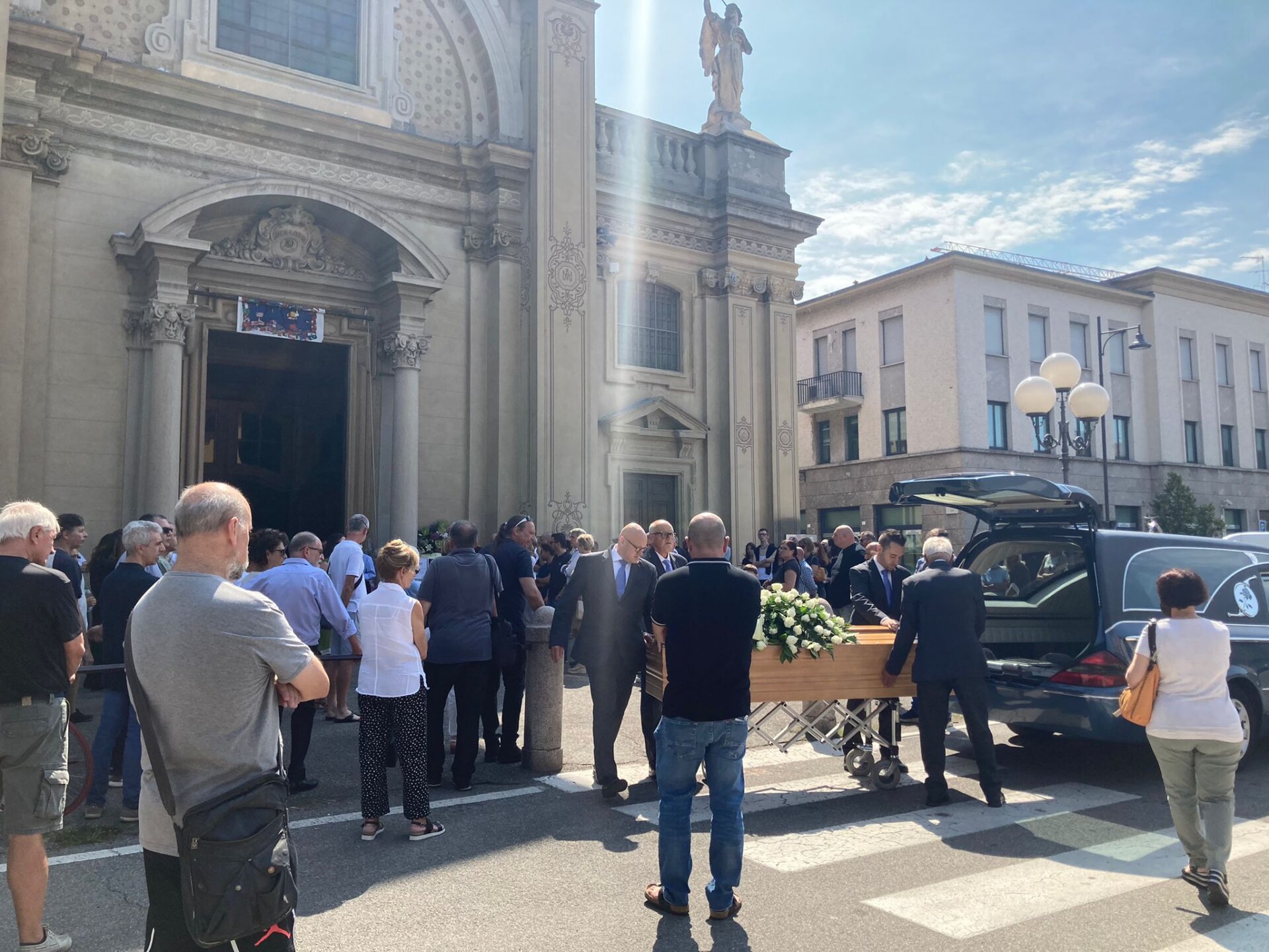 Vimercate Santuario della Beata Vergine funerali di Sergio Graziani