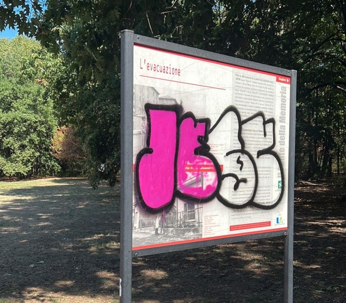Seveso, vandali in azione al Bosco delle Querce
