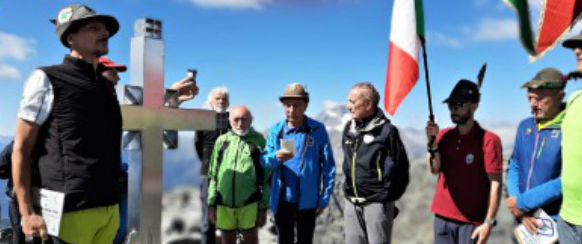 Alpini, «150 cime» per 150 anni: le Penne nere in vetta alle Forbici