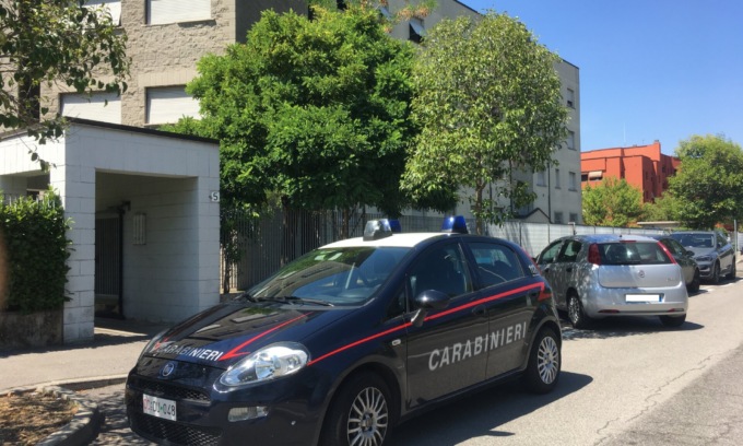 Restano gravissime le condizioni del bimbo di 2 anni precipitato dal quarto piano