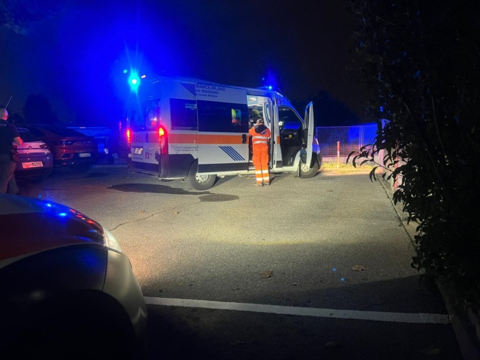 Si butta dalla finestra dopo una lite: gravissima una 17enne