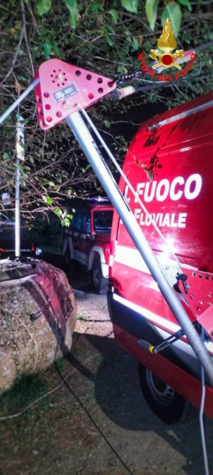 Un cadavere affiora nell’Adda