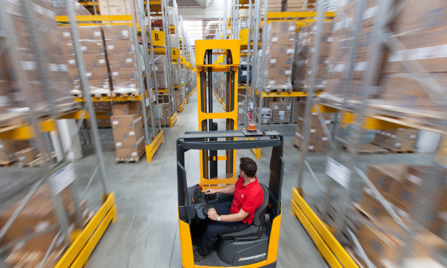 Magazzino e logistica semplici con CSC Compagnia Svizzera Cauzioni fidejussioni