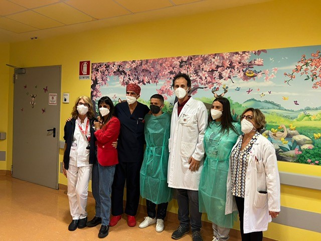 Il calciatore del Monza in visita ai piccoli pazienti
