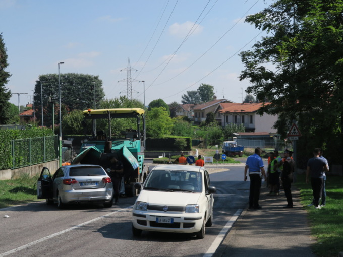 Tentano la truffa, fuggono e speronano l’auto dei Carabinieri