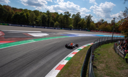 Gp di Formula 1 a Monza: le foto delle prove libere, i tifosi e l'omaggio alla regina Elisabetta