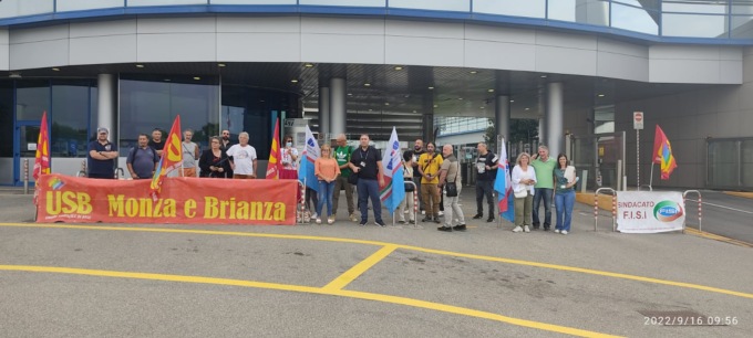 Usb, Uilm e Fisi in sciopero alla St: “Discriminati dall’azienda e dagli altri sindacati”