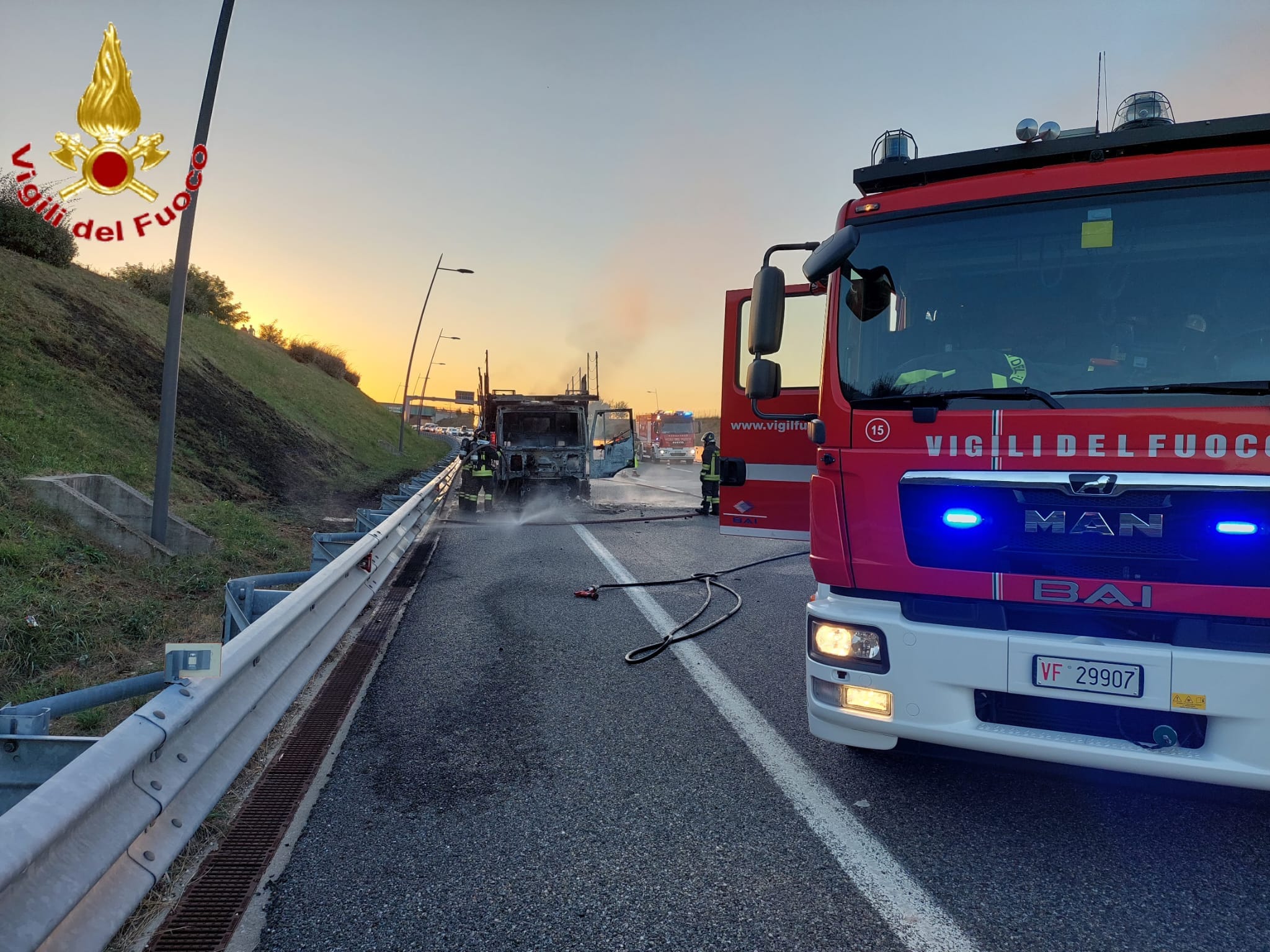 Pedemontana Lentate sul Seveso incendio furgone vigili del fuoco pompieri