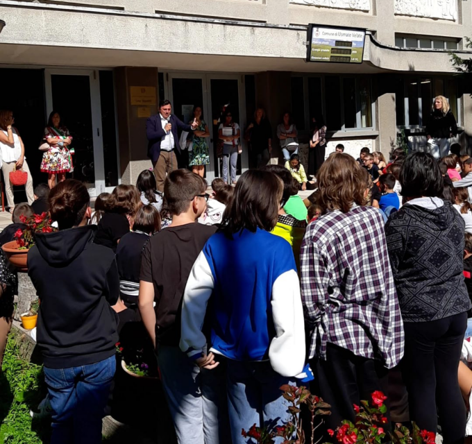 Consegnate 350 borracce agli studenti della Luini 