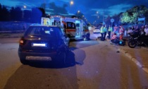 Incidente tra auto e moto, due 17enni finiscono in ospedale