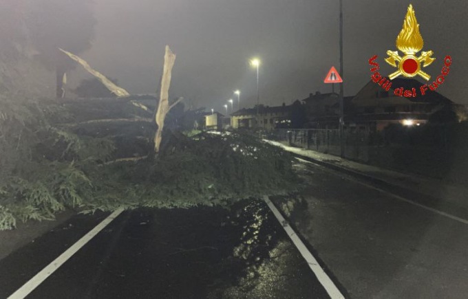 Maltempo all’alba in Brianza, una decina gli interventi dei Vigili del fuoco