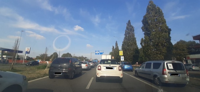 Traffico in tilt in in viale delle Industrie