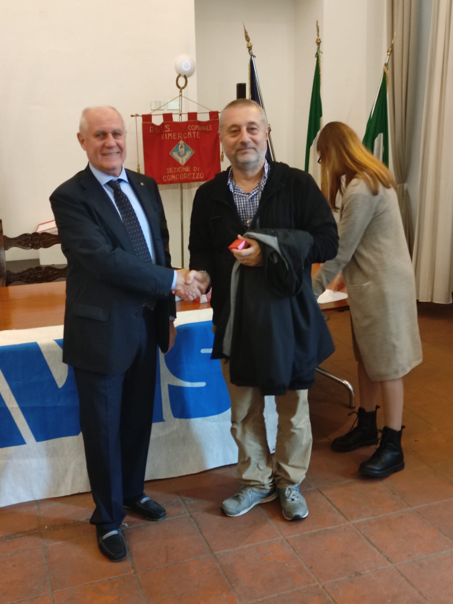 Concorezzo premiazioni donatori Avis  a sinistra presidente Avis Vimercate Fausto Galbiati