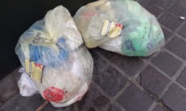 Raccolta rifiuti: al via gli adesivi sui sacchi per i furbetti