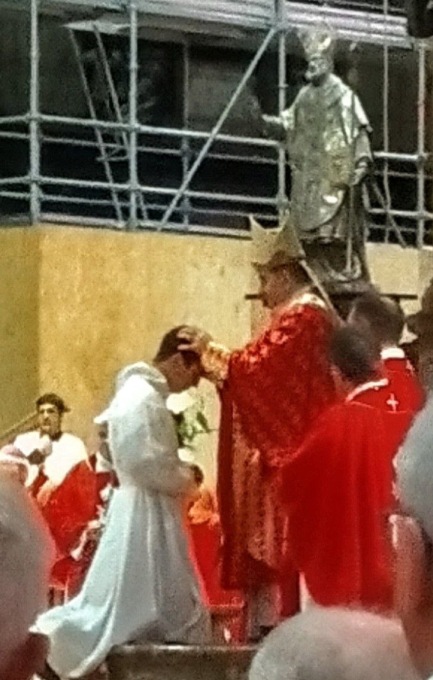 Raffaele diventa diacono:  festa degli amici per il don robbianese