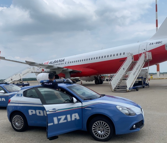 Espulsi due  irregolari con precedenti per droga e tentato omicidio