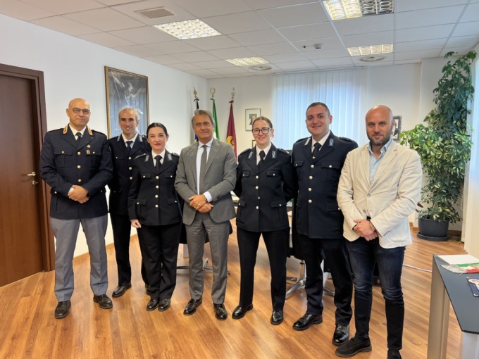 Agenti della Polizia Penitenziaria in visita didattica in Questura