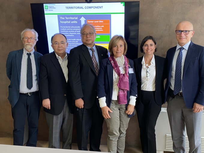 Una delegazione giapponese in visita al San Gerardo di Monza