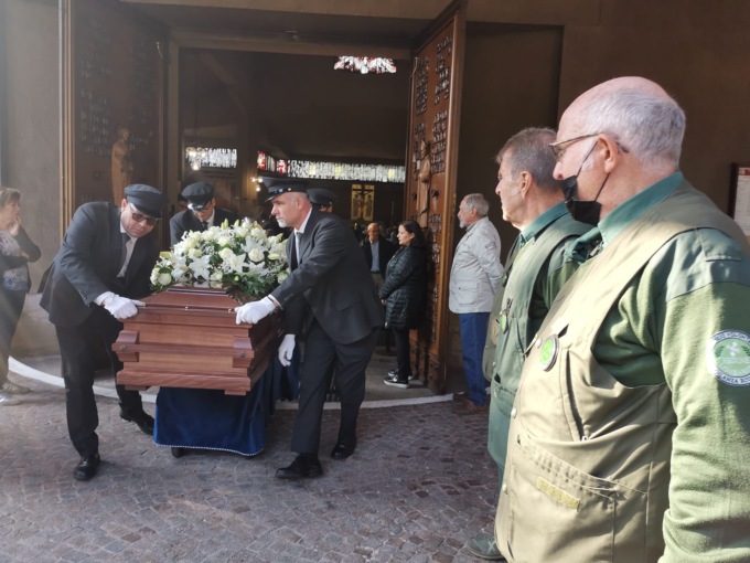 Chiesa gremita per l’ultimo saluto a Matteo Barattieri