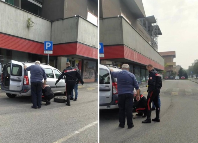 Anziano resta in panne con la gomma bucata, a cambiarla ci pensano i Carabinieri