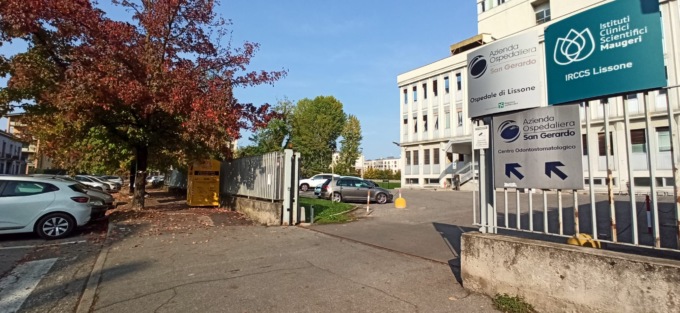 Marciapiede “colabrodo” dell’ospedale: al via i lavori