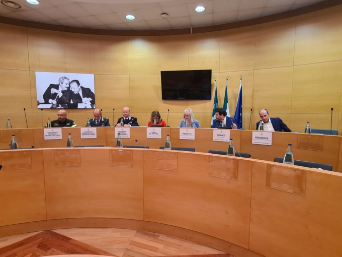 Il Prefetto convoca i sindaci dei comuni della Compagnia di Desio: reati in calo del 14 per cento