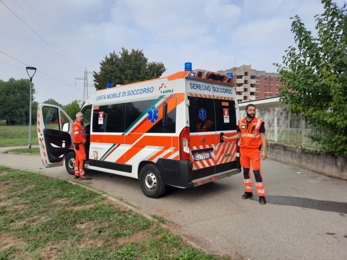 Anziano resta ferito per difendere il suo cagnolino