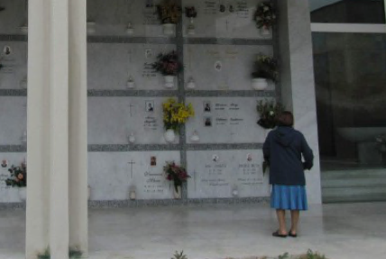 L’opposizione attacca sul cimitero: «In alcune frazioni è vietato morire»