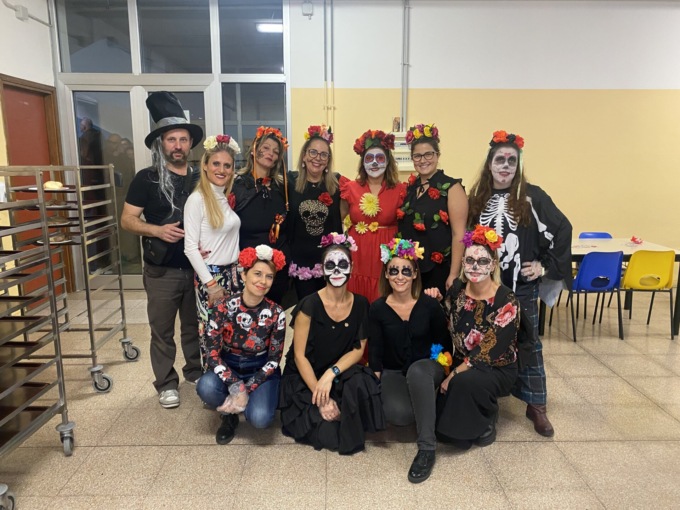 Tanti costumi spaventosi per il “Dia de los muertos” alla primaria Tagliabue
