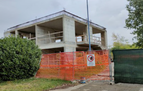 Scuola media, fine lavori lontana: risolto il contratto con l’azienda